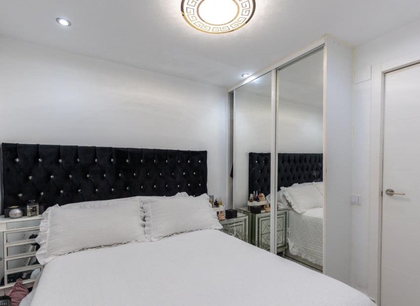 2 slaapkamer Appartement te koop in Torrevieja met zwembad - € 134.990 (Ref: 10045791)