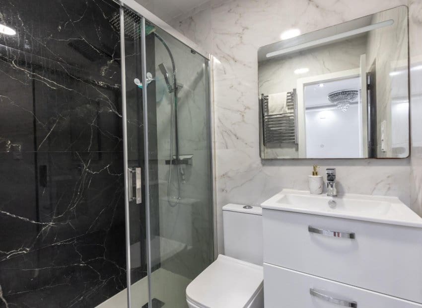 2 slaapkamer Appartement te koop in Torrevieja met zwembad - € 134.990 (Ref: 10045791)