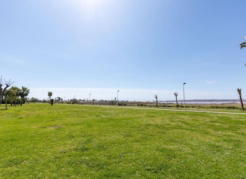 2 slaapkamer Appartement te koop in Torrevieja met zwembad - € 134.990 (Ref: 10045791)