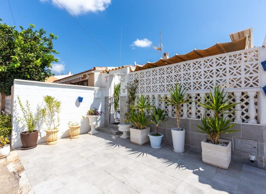 2 slaapkamer Appartement te koop in Torrevieja met zwembad - € 134.990 (Ref: 10045791)