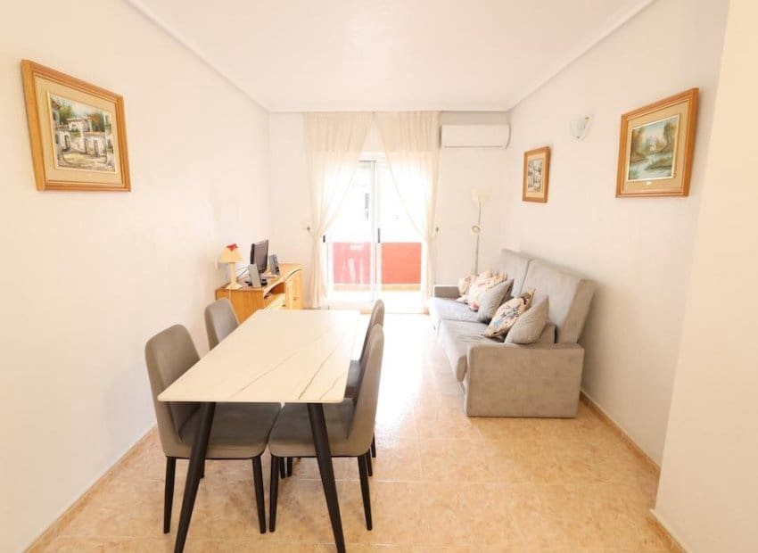 2 Zimmer Apartment zu verkaufen in Torrevieja mit Pool - 142.000 € (Ref: 10045794)