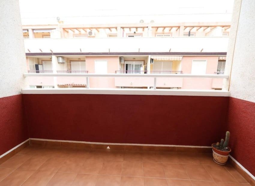 2 Zimmer Apartment zu verkaufen in Torrevieja mit Pool - 142.000 € (Ref: 10045794)