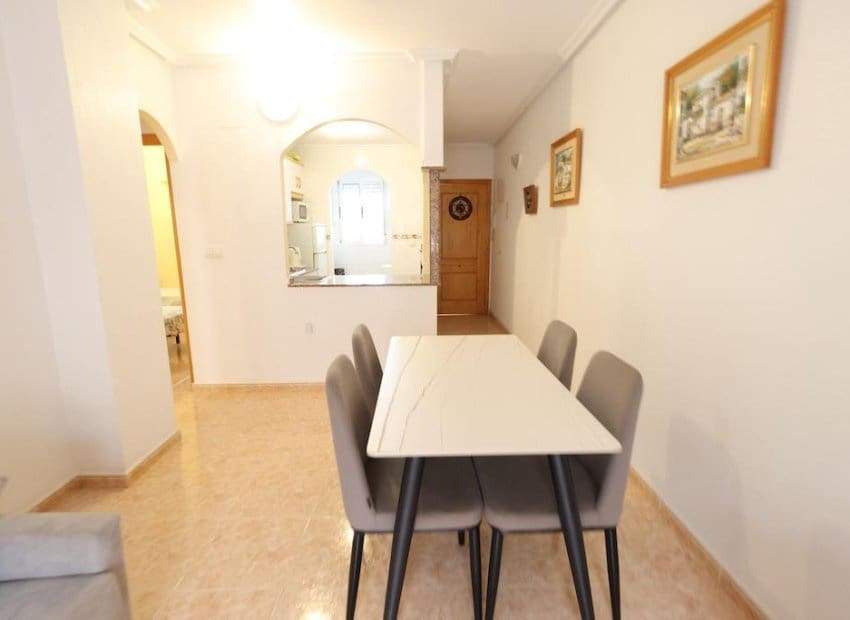 2 Zimmer Apartment zu verkaufen in Torrevieja mit Pool - 142.000 € (Ref: 10045794)