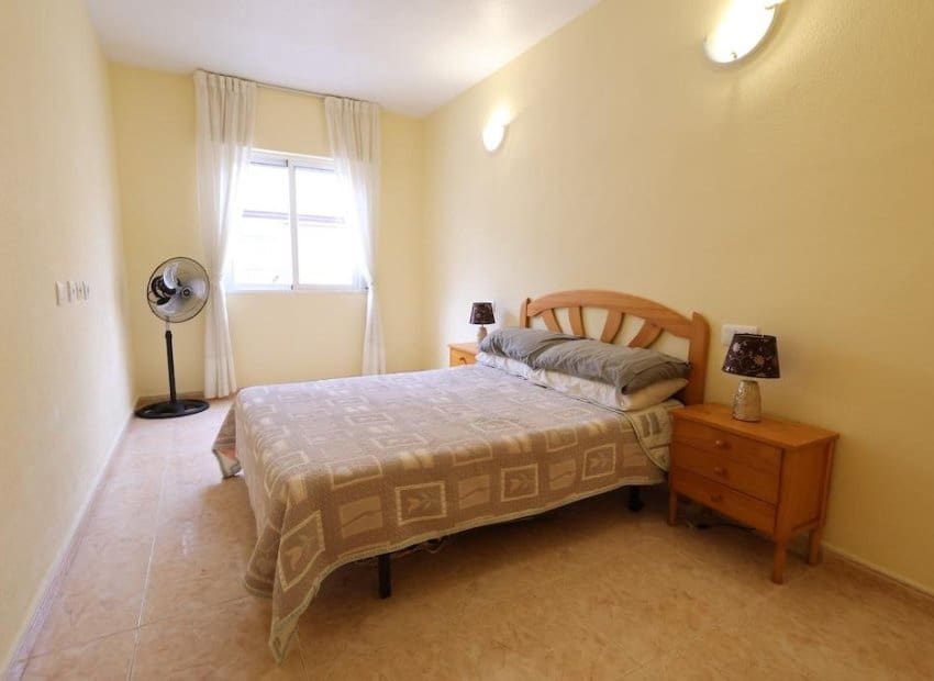 2 Zimmer Apartment zu verkaufen in Torrevieja mit Pool - 142.000 € (Ref: 10045794)