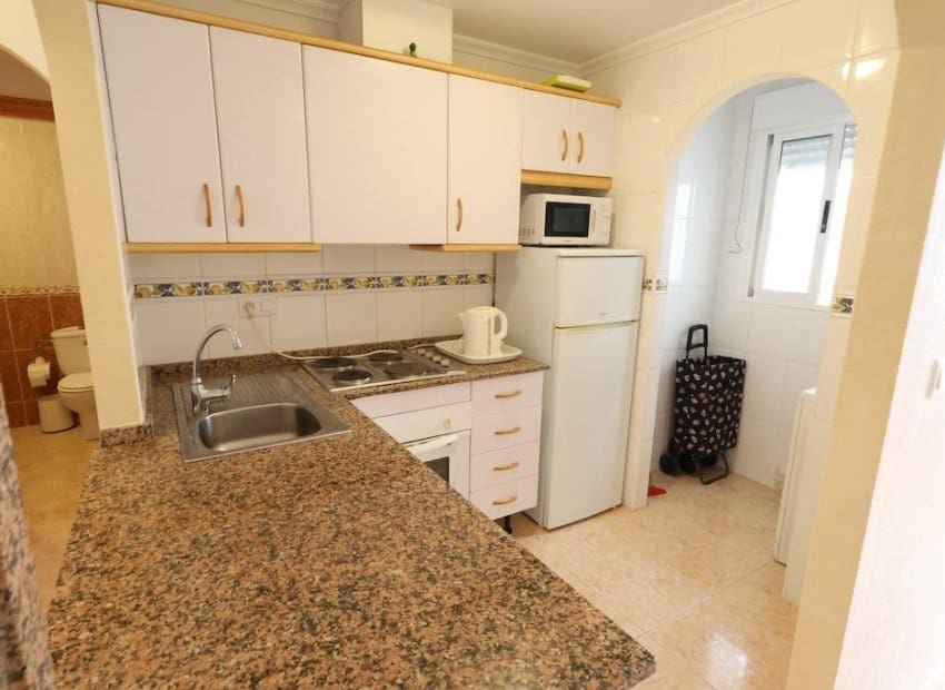 2 Zimmer Apartment zu verkaufen in Torrevieja mit Pool - 142.000 € (Ref: 10045794)