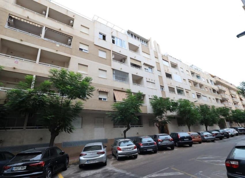 2 Zimmer Apartment zu verkaufen in Torrevieja mit Pool - 142.000 € (Ref: 10045794)