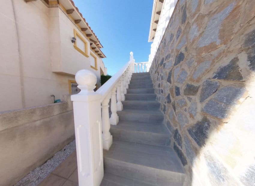 5 bedroom Villa for sale in La Zenia with pool - € 359,995 (Ref: 10045796)
