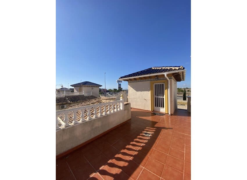 5 bedroom Villa for sale in La Zenia with pool - € 359,995 (Ref: 10045796)