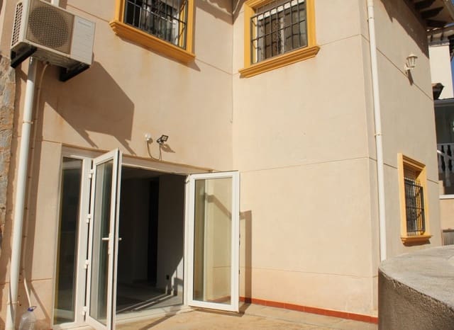 5 bedroom Villa for sale in La Zenia, Orihuela with pool - € 359,995 (Ref: 10045796)