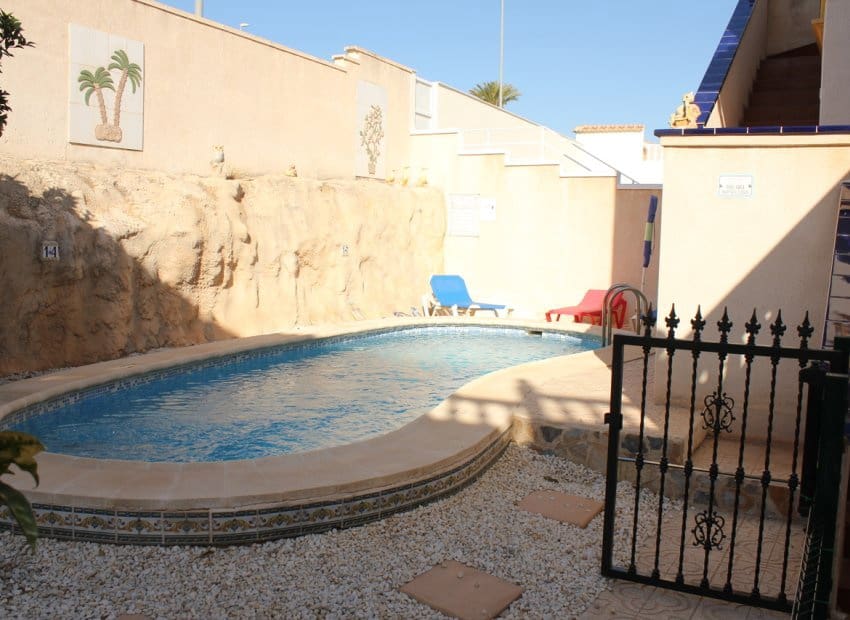 5 bedroom Villa for sale in La Zenia with pool - € 359,995 (Ref: 10045796)
