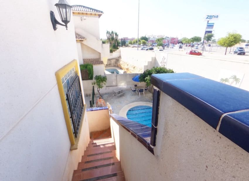5 bedroom Villa for sale in La Zenia with pool - € 359,995 (Ref: 10045796)