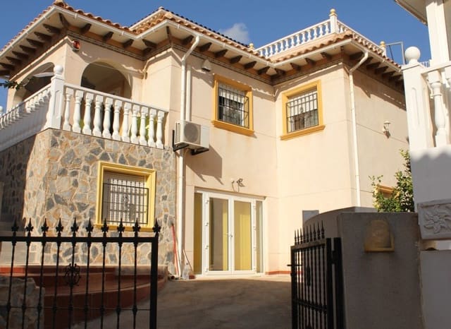 5 bedroom Villa for sale in La Zenia, Orihuela with pool - € 359,995 (Ref: 10045796)