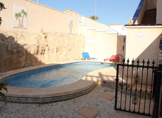 5 bedroom Villa for sale in La Zenia, Orihuela with pool - € 359,995 (Ref: 10045796)