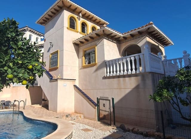 5 bedroom Villa for sale in La Zenia, Orihuela with pool - € 359,995 (Ref: 10045796)