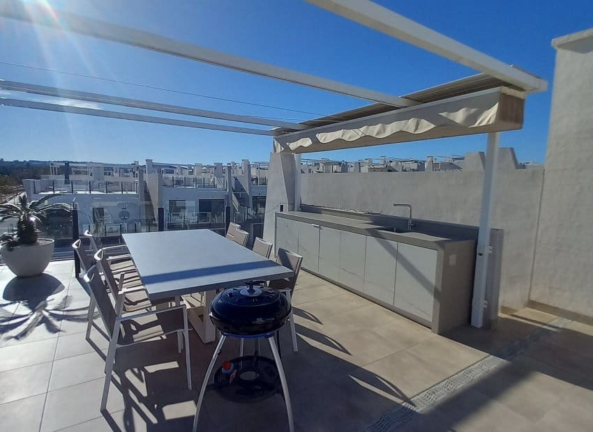 2 Zimmer Apartment zu verkaufen in San Miguel de Salinas mit Pool - 299.000 € (Ref: 10045885)
