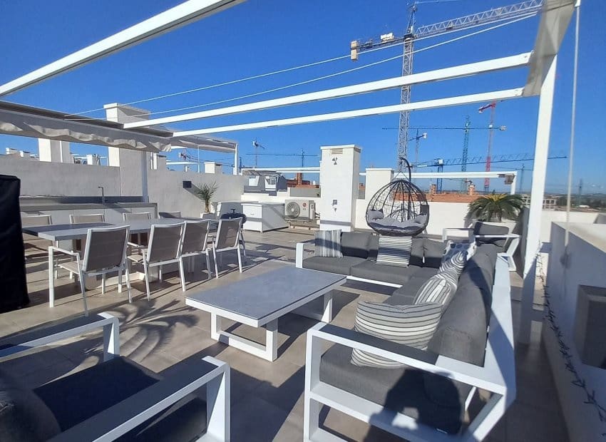 2 Zimmer Apartment zu verkaufen in San Miguel de Salinas mit Pool - 299.000 € (Ref: 10045885)
