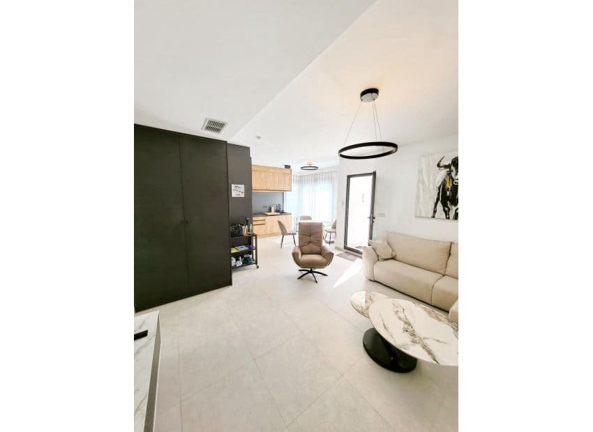 2 Zimmer Apartment zu verkaufen in San Miguel de Salinas mit Pool - 299.000 € (Ref: 10045885)