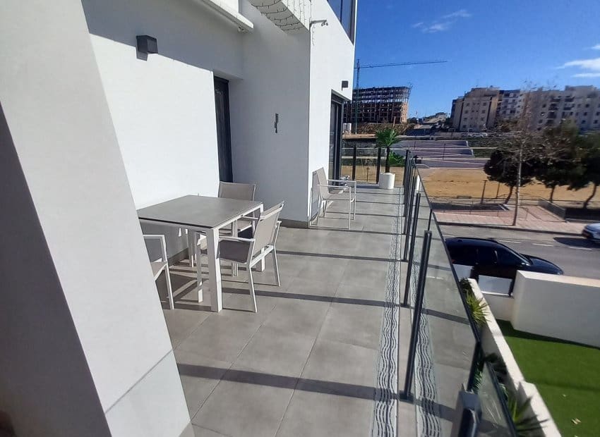 2 Zimmer Apartment zu verkaufen in San Miguel de Salinas mit Pool - 299.000 € (Ref: 10045885)