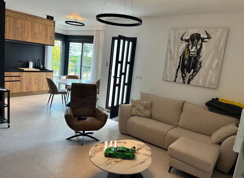 2 Zimmer Apartment zu verkaufen in San Miguel de Salinas mit Pool - 299.000 € (Ref: 10045885)