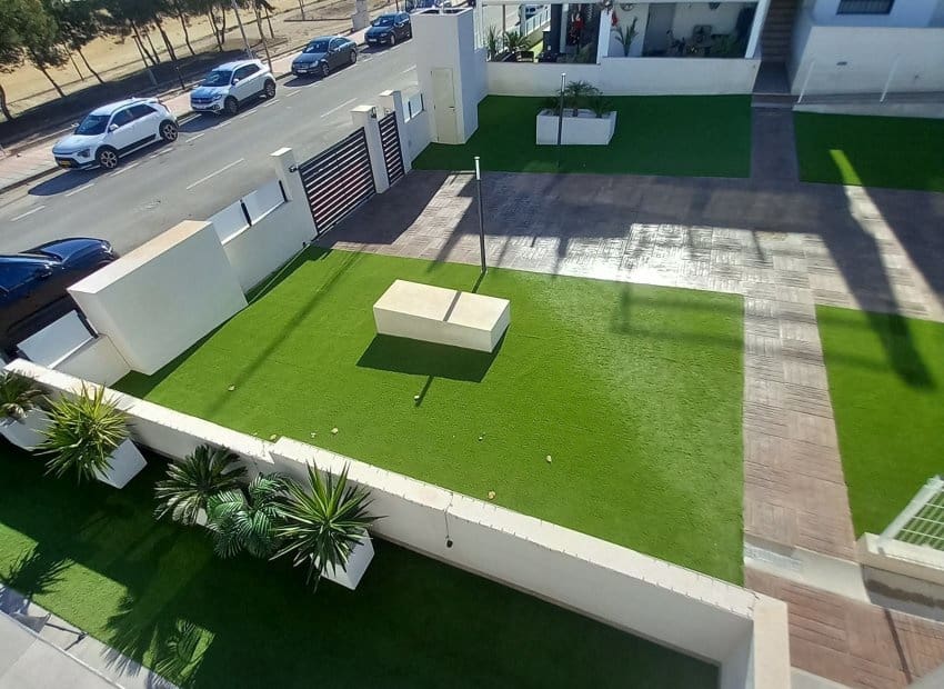 2 Zimmer Apartment zu verkaufen in San Miguel de Salinas mit Pool - 299.000 € (Ref: 10045885)