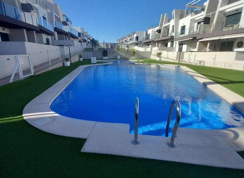 2 Zimmer Apartment zu verkaufen in San Miguel de Salinas mit Pool - 299.000 € (Ref: 10045885)