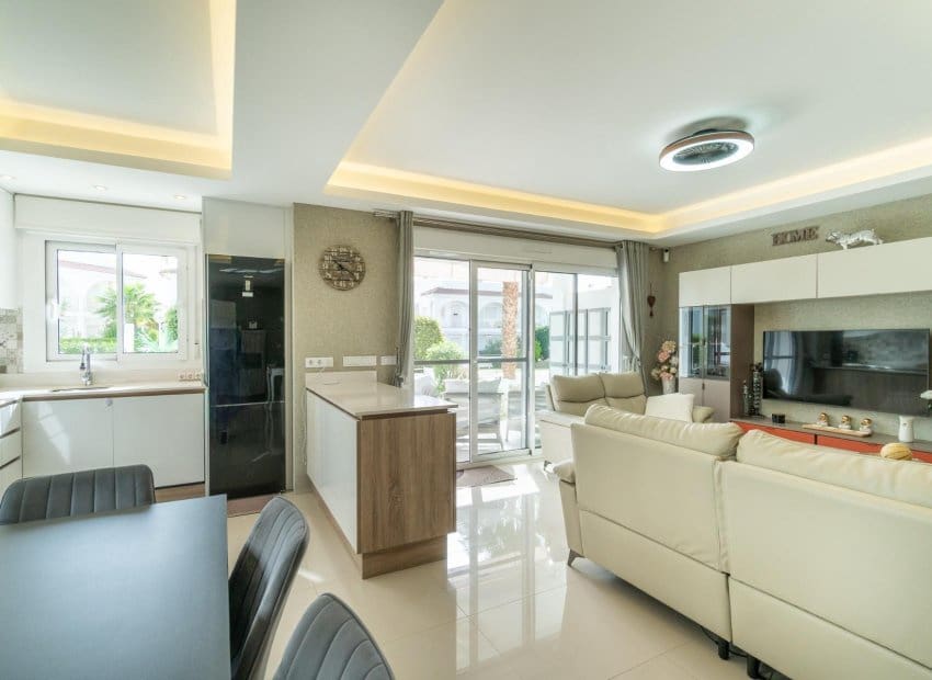 2 soverom Leilighet til salgs i Ciudad Quesada med svømmebasseng - € 325 000 (Ref: 10045890)