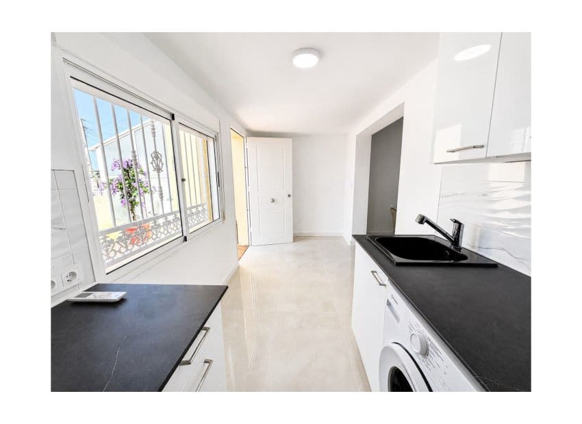 2 soverom Bungalow til salgs i Torrevieja med svømmebasseng - € 134 995 (Ref: 10049673)