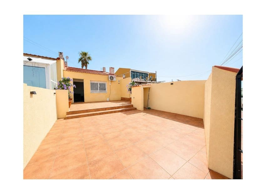 2 soverom Bungalow til salgs i Torrevieja med svømmebasseng - € 134 995 (Ref: 10049673)