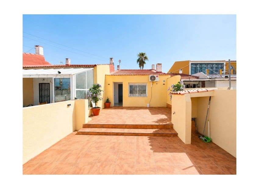 2 soverom Bungalow til salgs i Torrevieja med svømmebasseng - € 134 995 (Ref: 10049673)