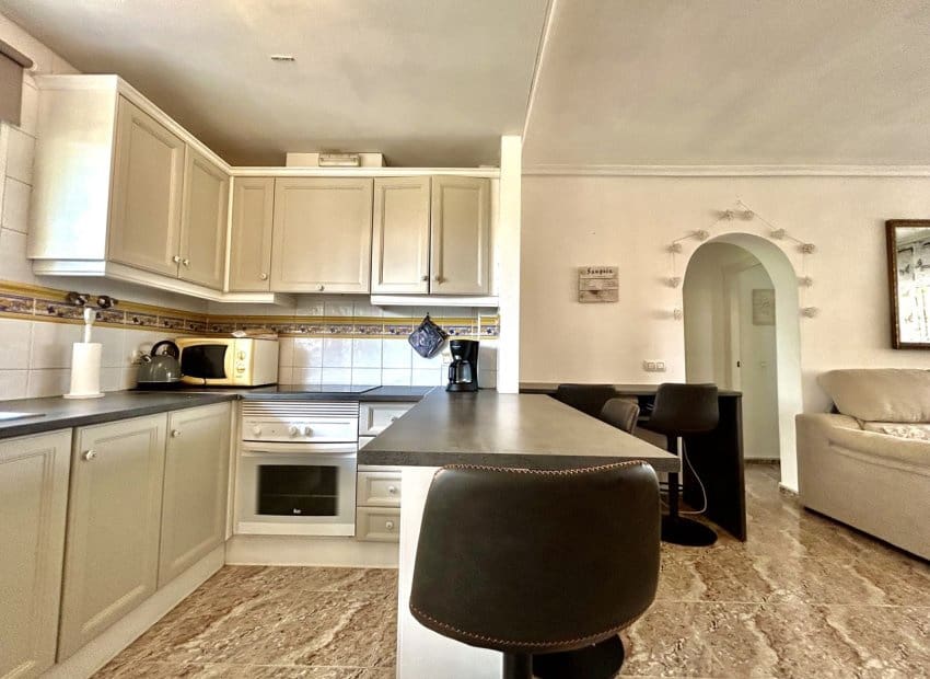 Apartamento de 2 habitaciones en La Zenia en venta con piscina - 189.000 € (Ref: 10051925)
