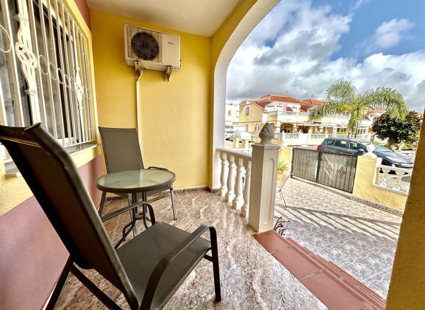 Apartamento de 2 habitaciones en La Zenia en venta con piscina - 189.000 € (Ref: 10051925)