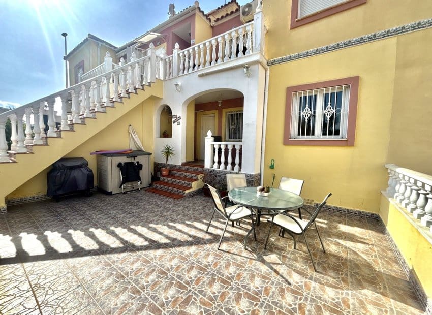 Apartamento de 2 habitaciones en La Zenia en venta con piscina - 189.000 € (Ref: 10051925)