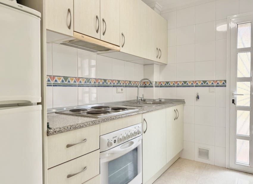3 makuuhuone Omakotitalo myytävänä paikassa Dona Pepa mukana uima-altaan - 229 000 € (Ref: 10051926)