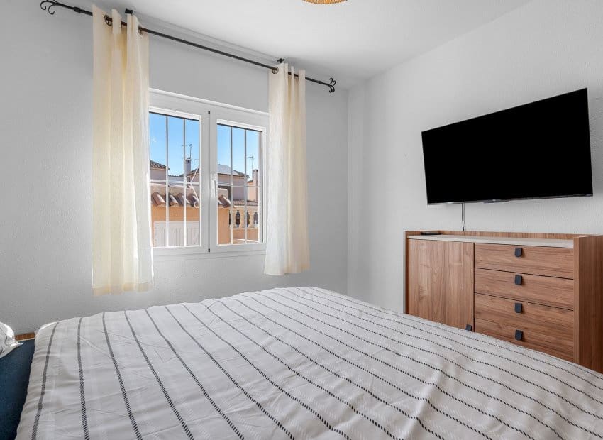 Apartamento de 2 habitaciones en Los Balcones en venta - 179.000 € (Ref: 10054331)