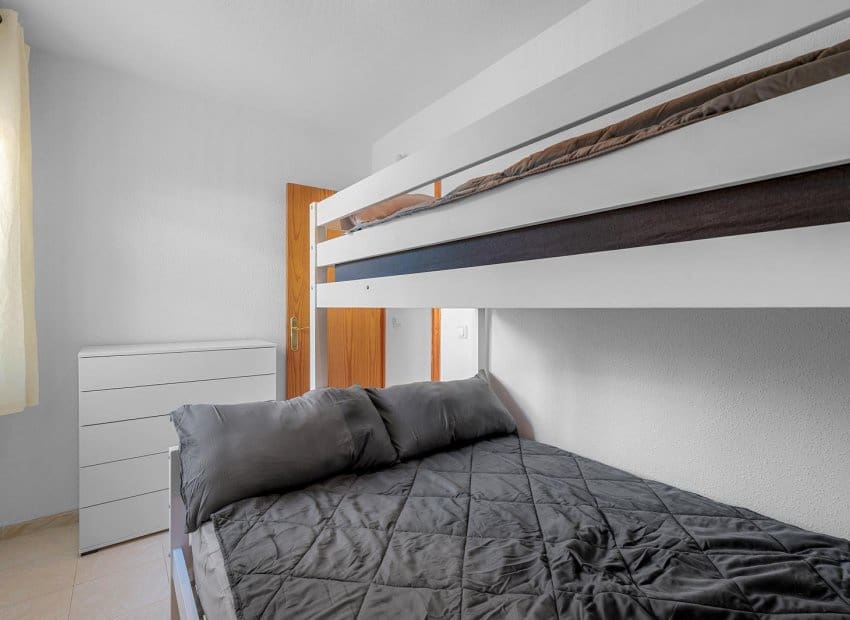 Apartamento de 2 habitaciones en Los Balcones en venta - 179.000 € (Ref: 10054331)