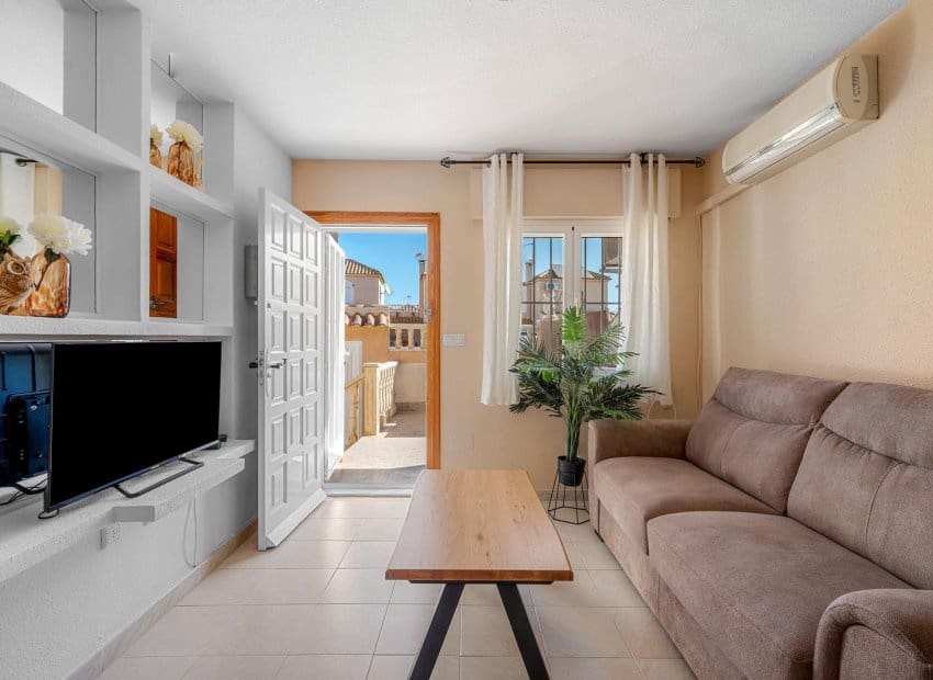 Apartamento de 2 habitaciones en Los Balcones en venta - 179.000 € (Ref: 10054331)