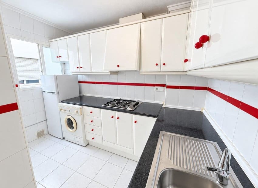 Apartamento de 2 habitaciones en Torrevieja en venta - 137.500 € (Ref: 10055760)