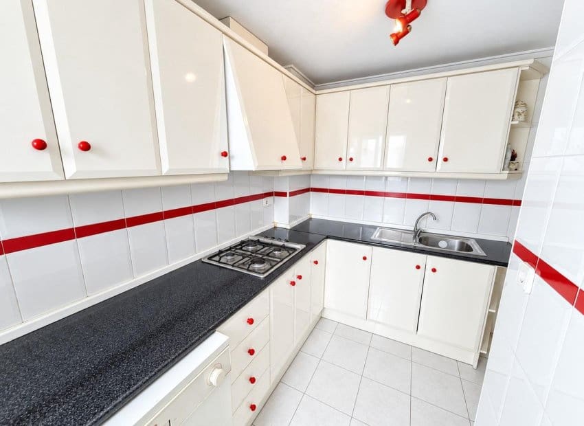 Apartamento de 2 habitaciones en Torrevieja en venta - 137.500 € (Ref: 10055760)