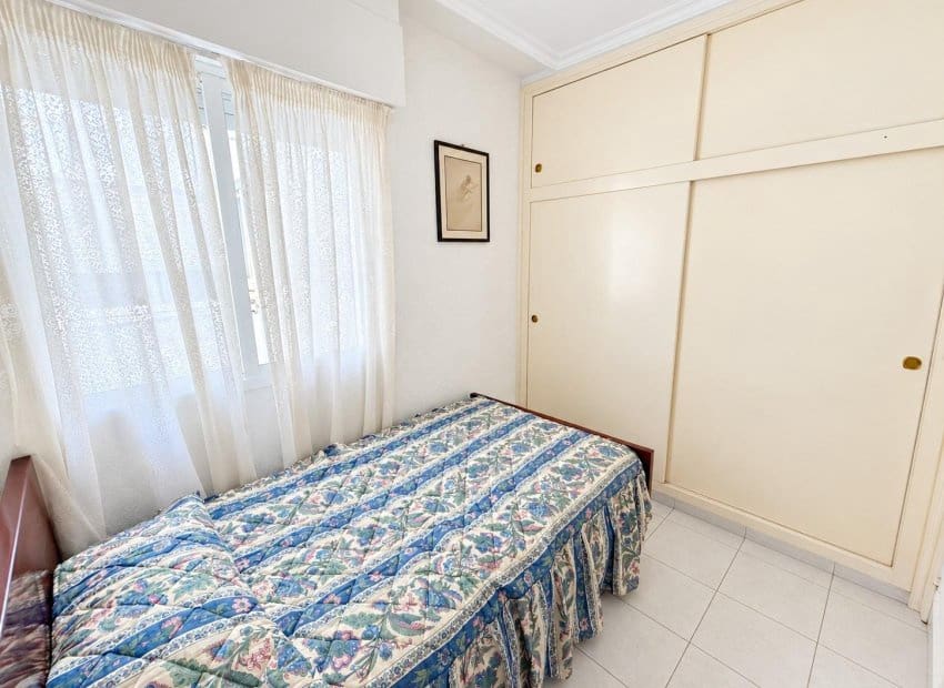Apartamento de 2 habitaciones en Torrevieja en venta - 137.500 € (Ref: 10055760)