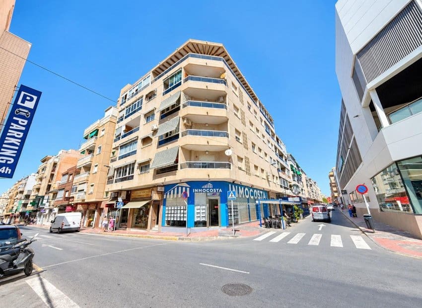 Apartamento de 2 habitaciones en Torrevieja en venta - 137.500 € (Ref: 10055760)