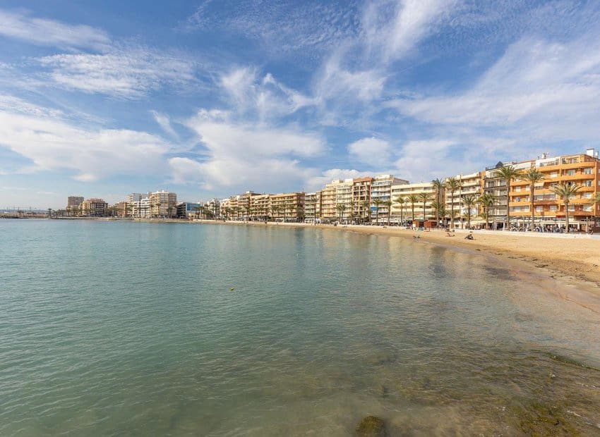 Apartamento de 2 habitaciones en Torrevieja en venta - 137.500 € (Ref: 10055760)