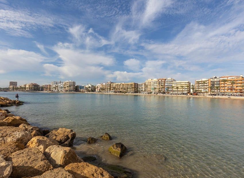 Apartamento de 2 habitaciones en Torrevieja en venta - 137.500 € (Ref: 10055760)