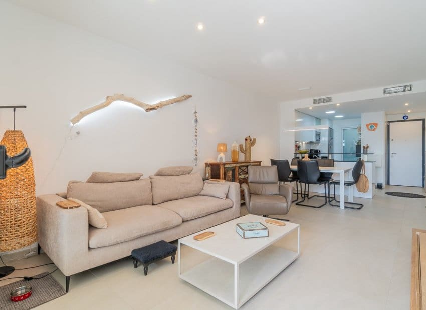 3 sypialnia Apartament na sprzedaż w Playa Flamenca z basenem - 450 000 € (Ref: 10062803)