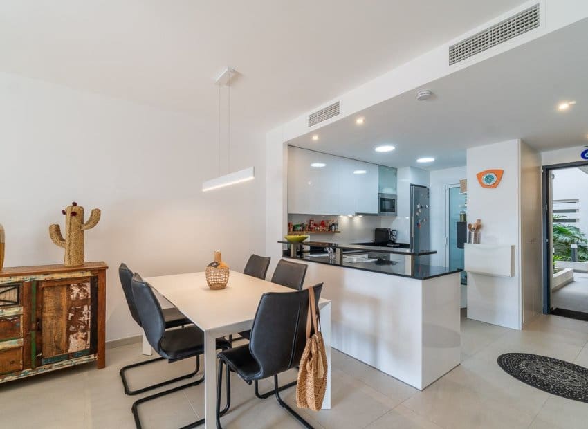 3 sypialnia Apartament na sprzedaż w Playa Flamenca z basenem - 450 000 € (Ref: 10062803)