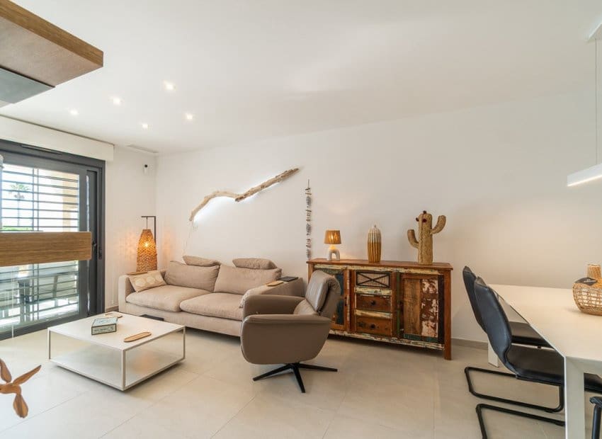 3 sypialnia Apartament na sprzedaż w Playa Flamenca z basenem - 450 000 € (Ref: 10062803)