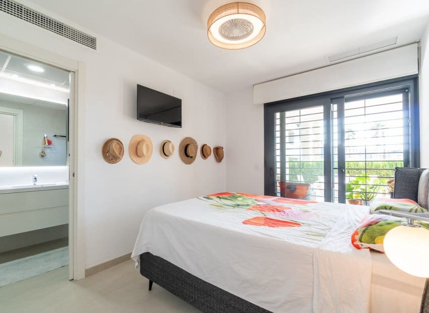 3 sypialnia Apartament na sprzedaż w Playa Flamenca z basenem - 450 000 € (Ref: 10062803)