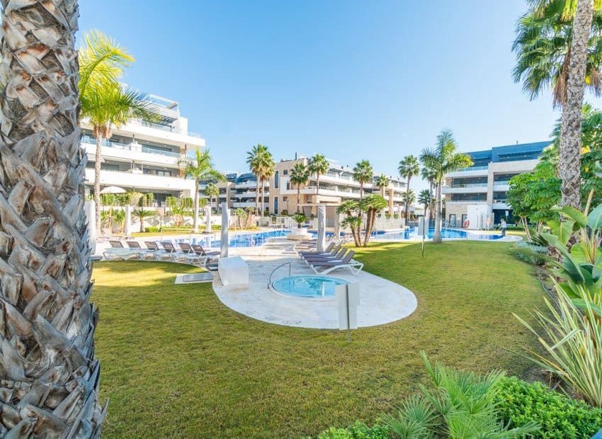 3 sypialnia Apartament na sprzedaż w Playa Flamenca z basenem - 450 000 € (Ref: 10062803)