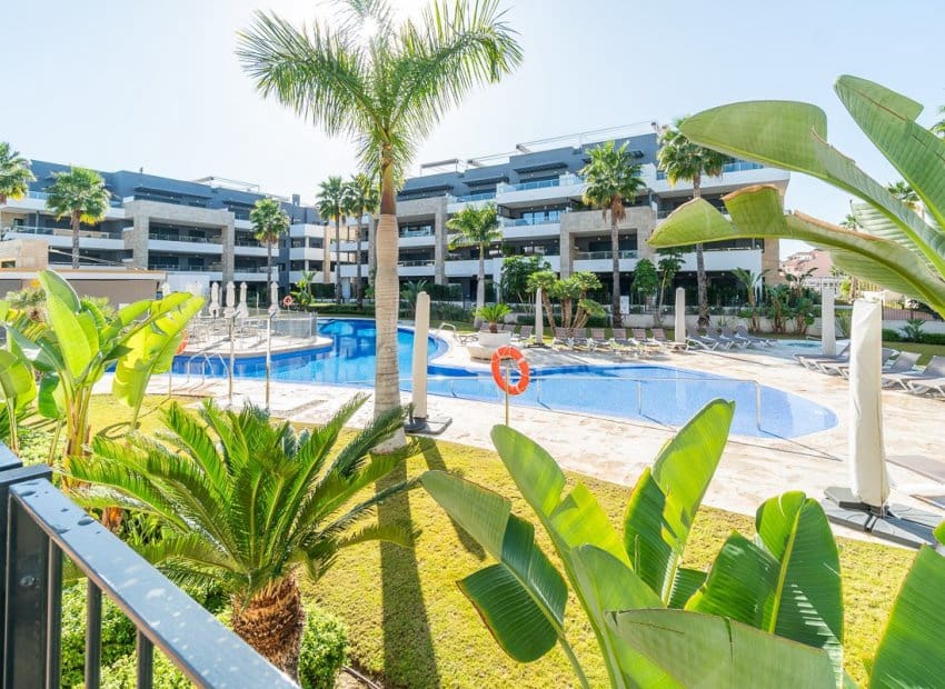 3 sypialnia Apartament na sprzedaż w Playa Flamenca z basenem - 450 000 € (Ref: 10062803)