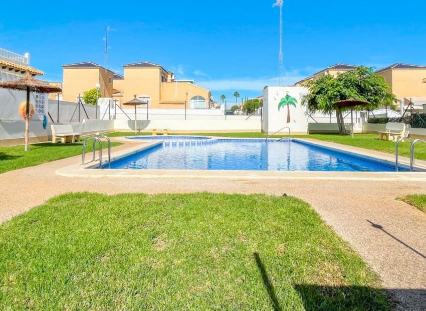 3 sypialnia Dom na sprzedaż w Los Altos z basenem - 268 800 € (Ref: 10071700)