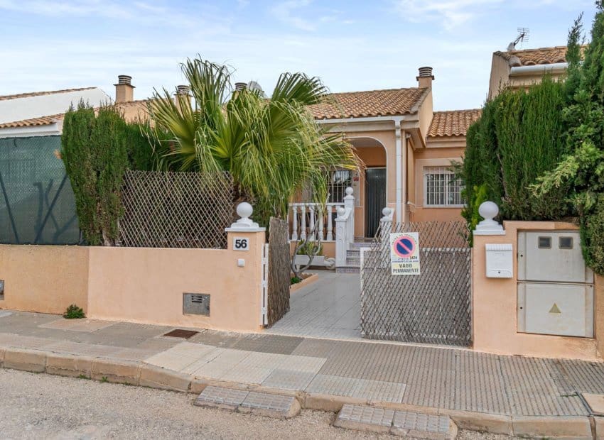 Casa de 2 habitaciones en Santiago de la Ribera en venta con piscina - 179.995 € (Ref: 10071701)